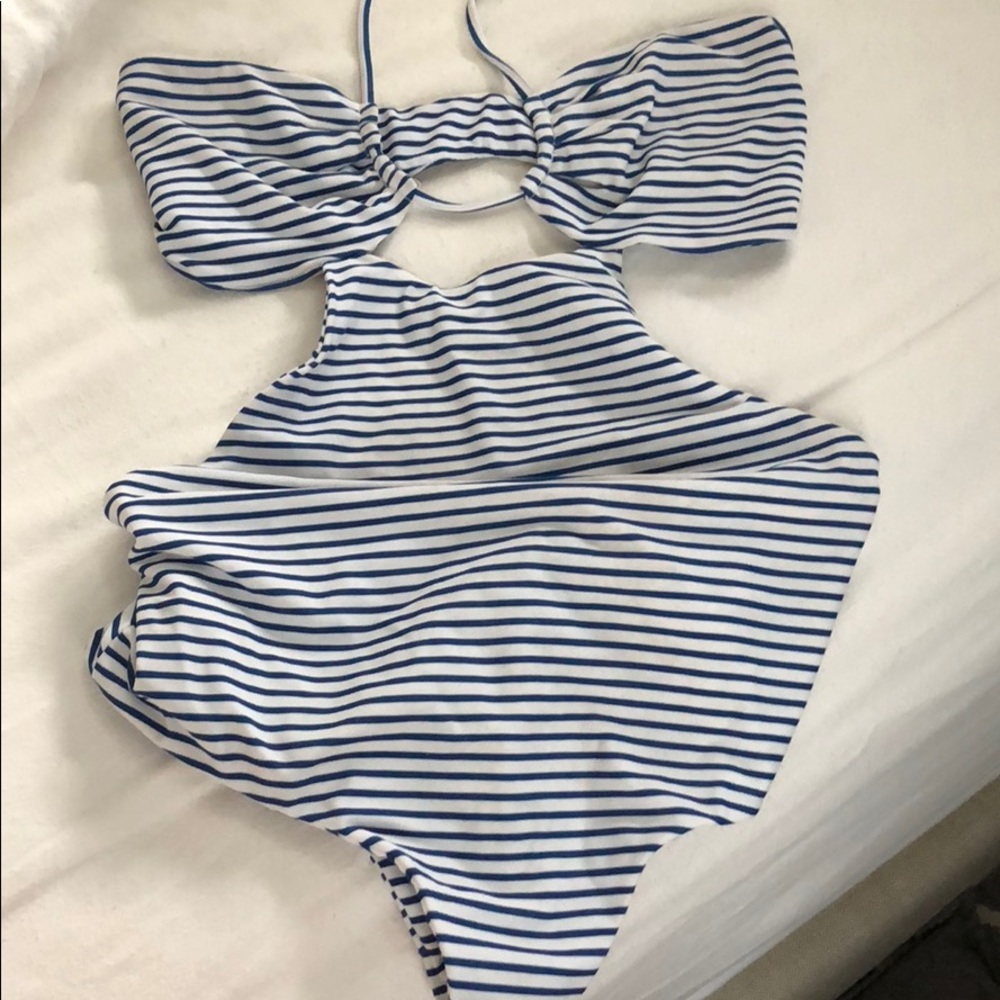 Mikoh Cloudbreak Swimsuit in Vintage Sailor - Picture 4 of 8
